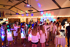 MI16 - THE MERCER ISLAND SWEET SIXTEEN